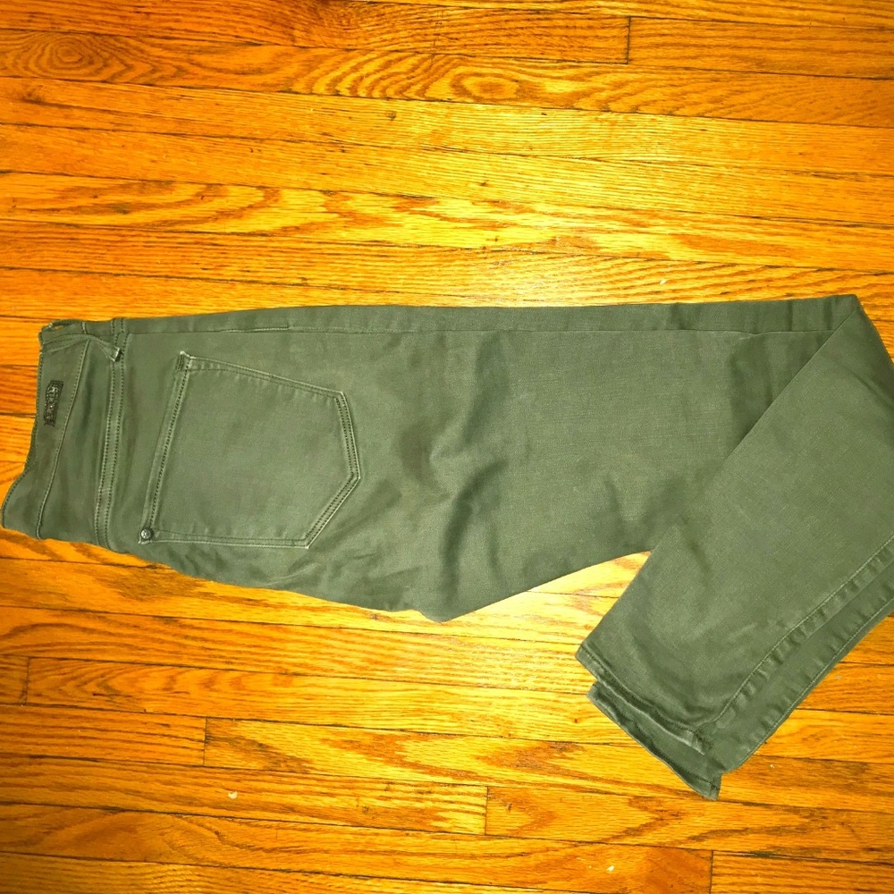 H & M Green Stretch-Shape Jeans! $20